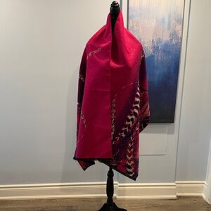 Vibrant Pink and Black Patterned wrap.